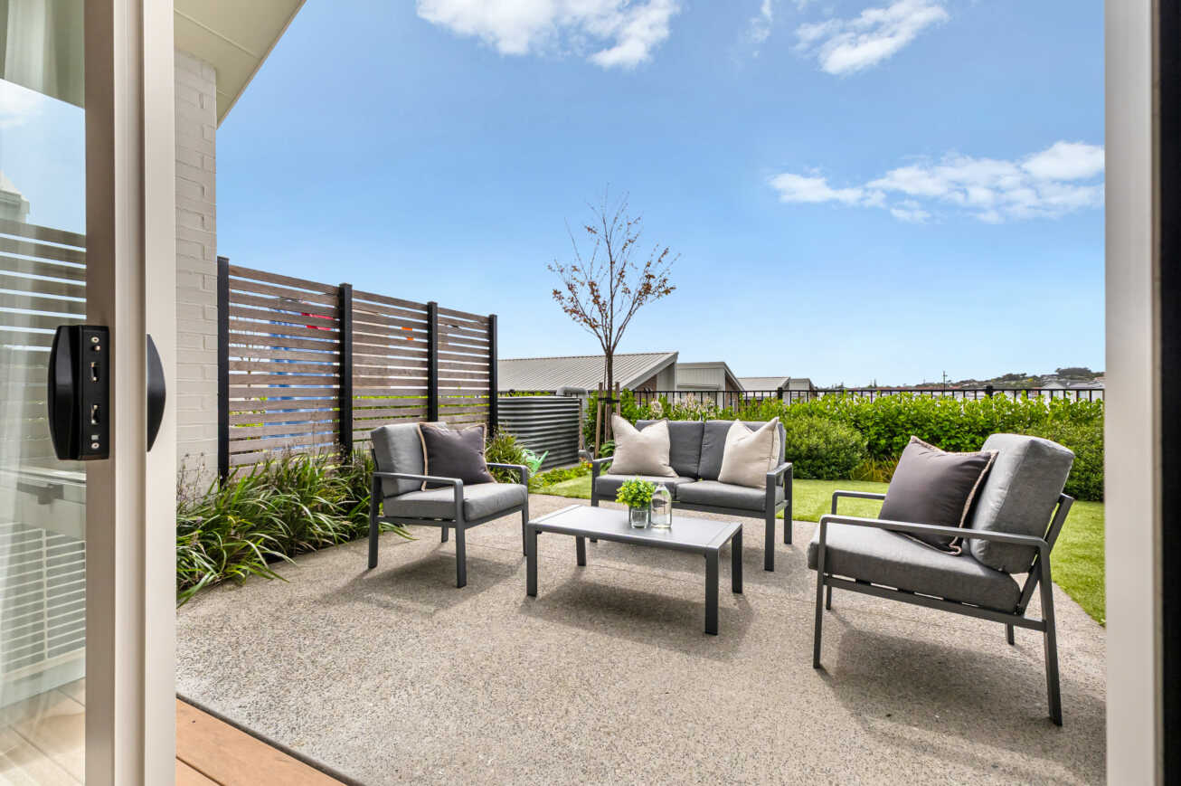 5 A Tiromoana Drive 18